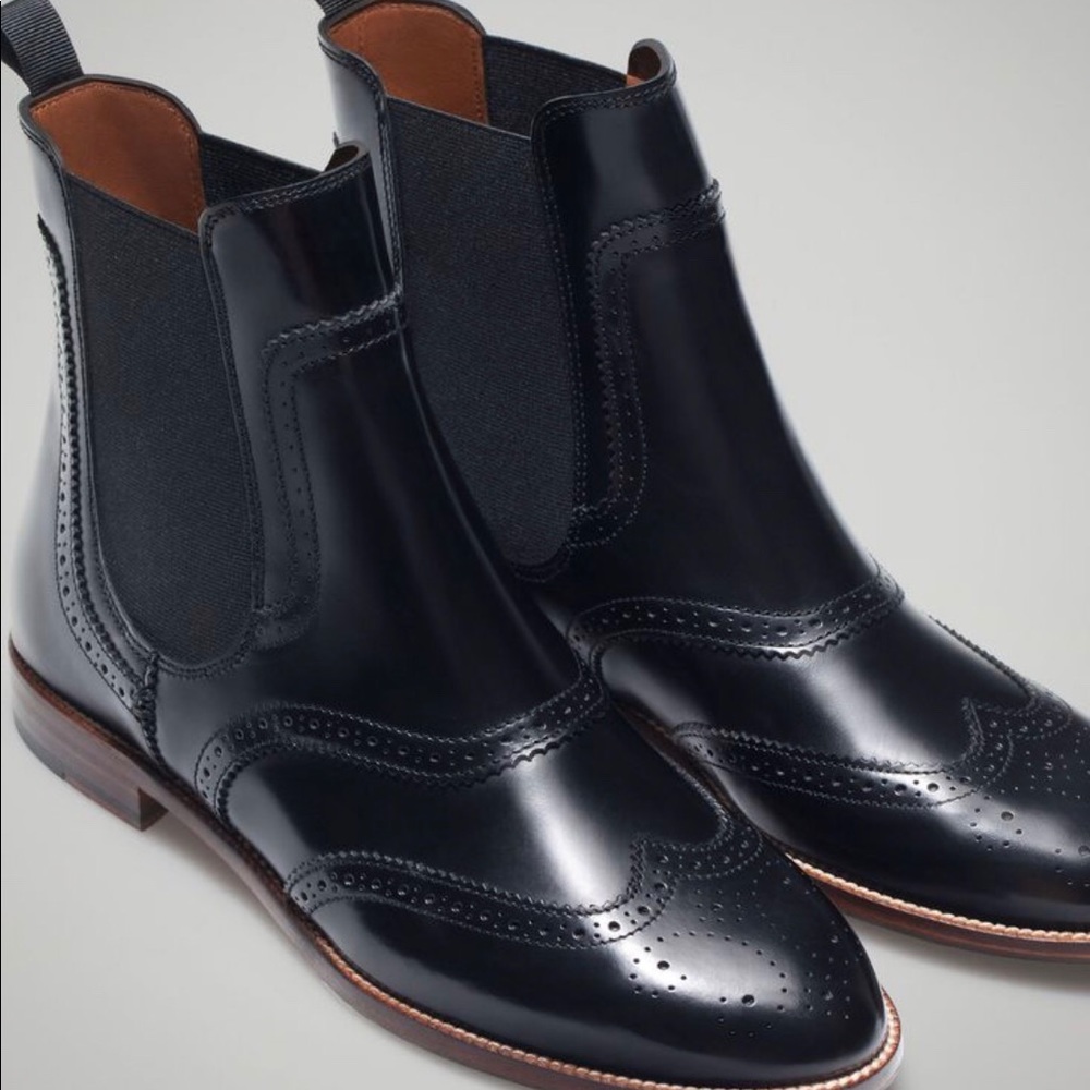 Massimo Dutti Classic black Chelsea boots
